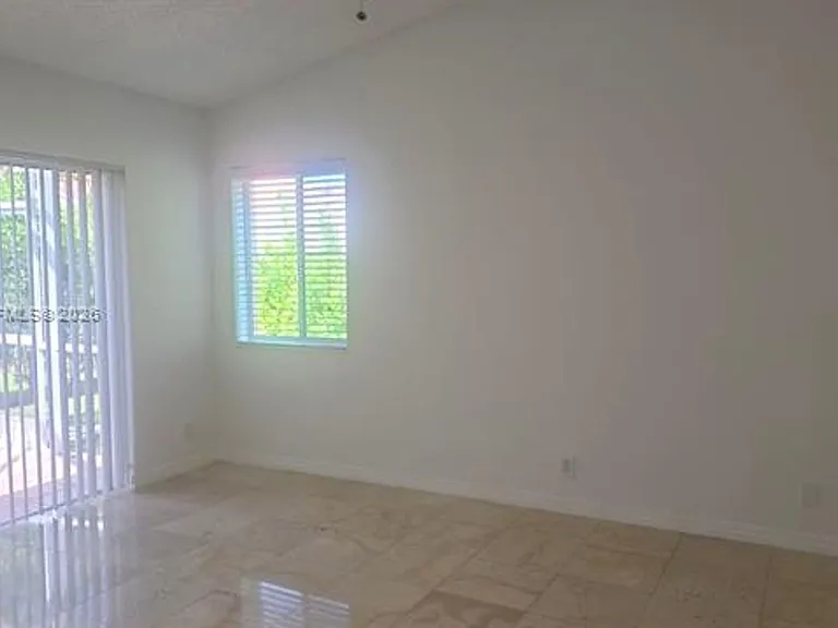 1527 Palermo Dr — Photo 15