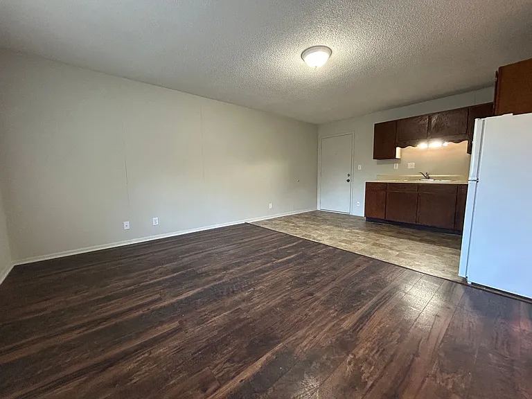 Brookside Apartments — Photo 5