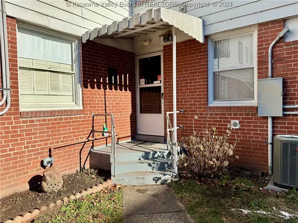 142 Kenna Dr, South Charleston, WV 25309