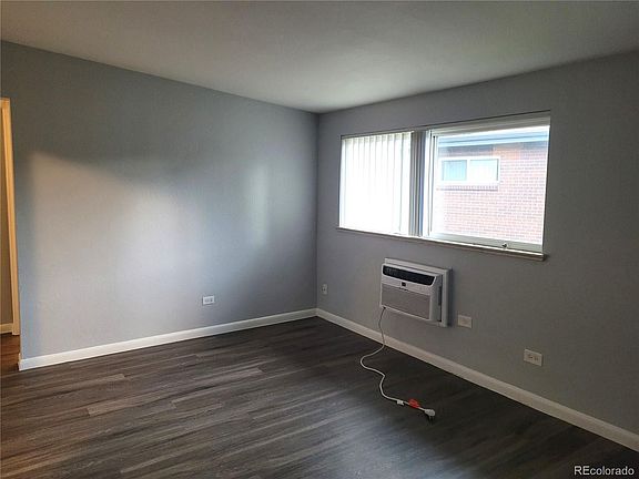 3rd image of 2561 Jellison St