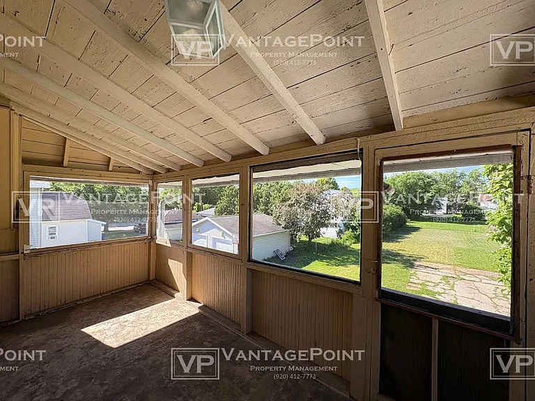 1270 Crooks St — Photo 10