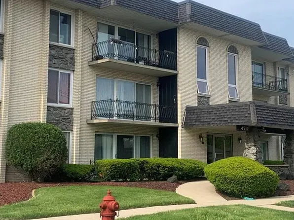 4712 W 106th Pl APT 1C, Oak Lawn, IL 60453