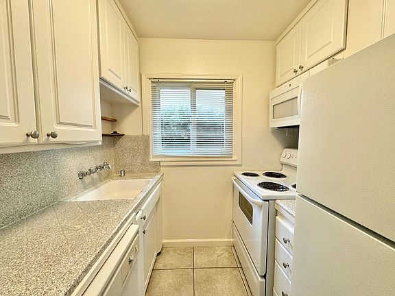 4th image of 1315 G St APT 3