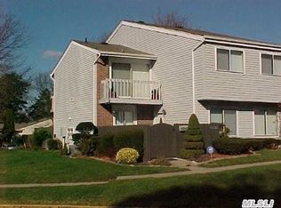 209C Springmeadow Dr, Holbrook, NY 11741