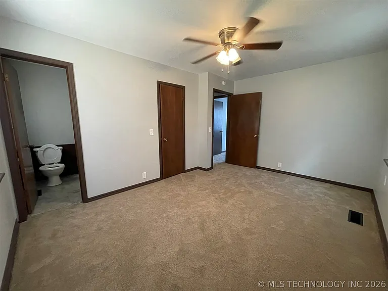 278 Hickory Dr — Photo 6