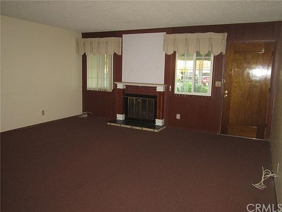 3rd image of 1935 W Cerritos Ave
