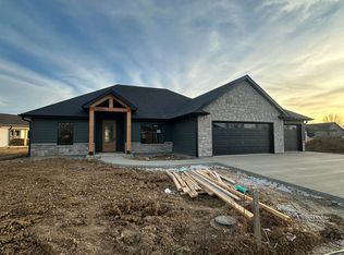 2822 Misty Flower Dr, Columbia, MO 65203