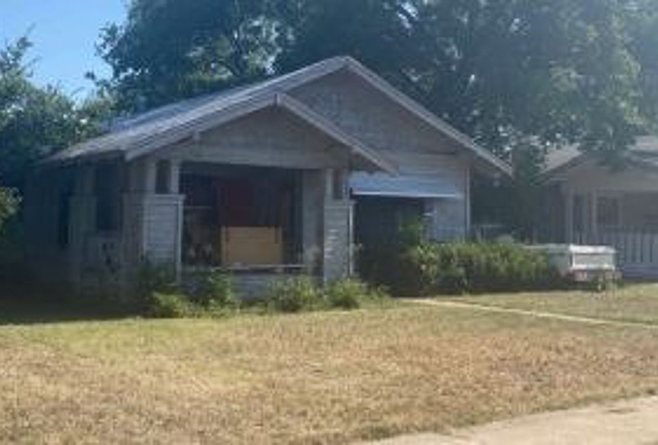 2nd image of 1909 Collins Ave