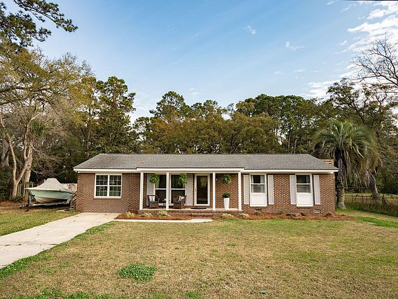 2nd image of 662 Schooner Rd