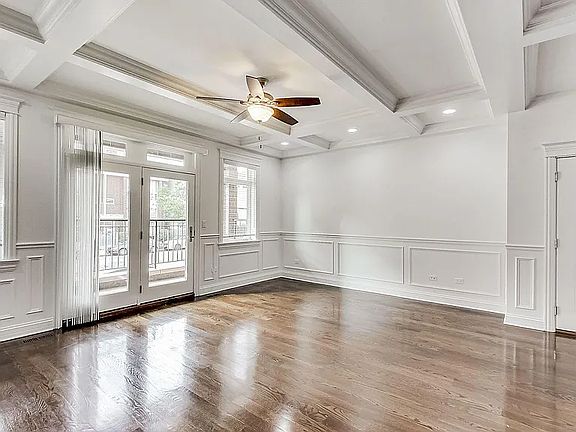 3rd image of 1324 W Grand Ave #1E