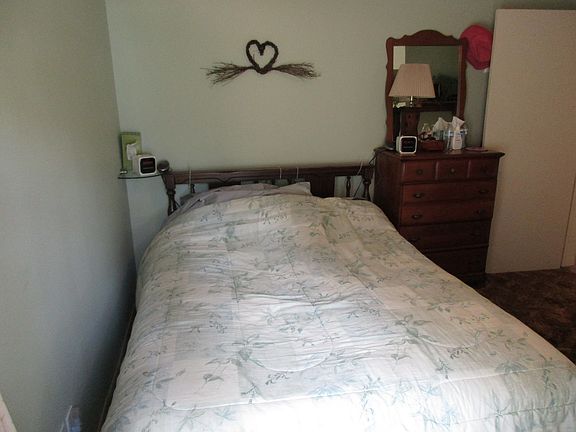 both bedroom same size