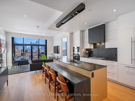 4th image of 1 Strathgowan Ave #710