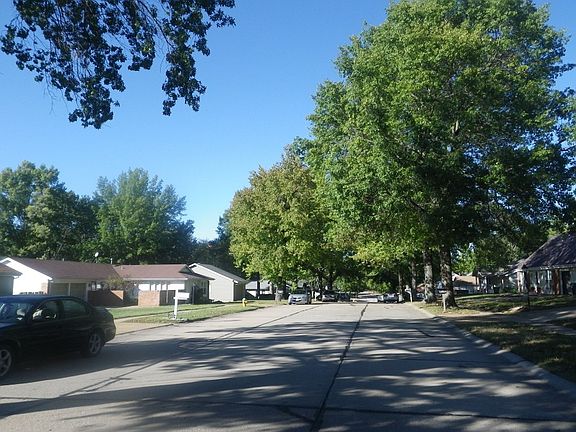 5th image of 12627 Meadowdale Dr
