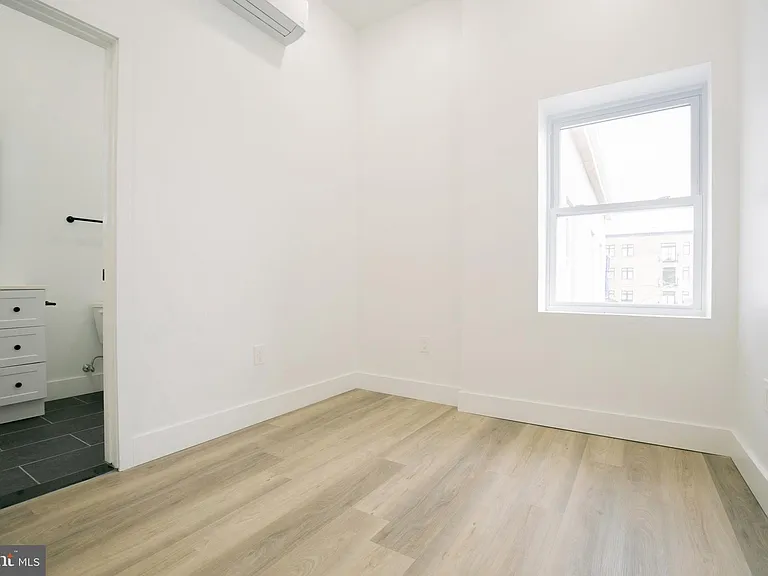 1153 N Front St #3F — Photo 7