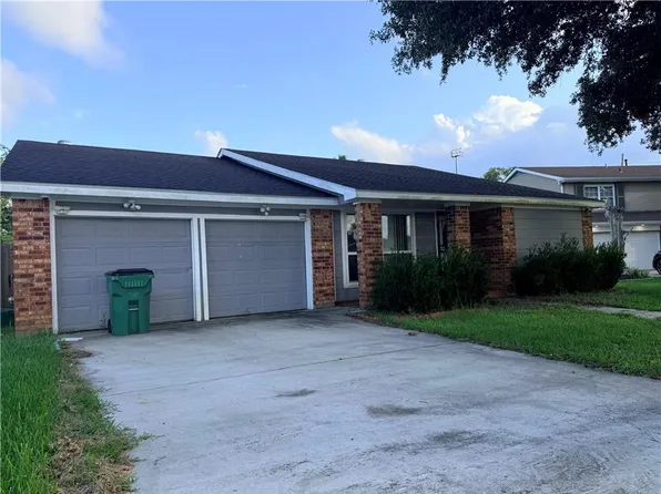 4049 S Chipwood Dr, Harvey, LA 70058