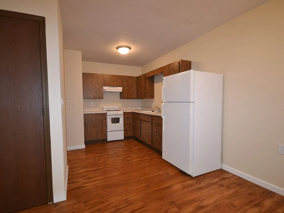 211 J St