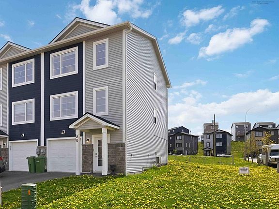 2nd image of 88 Flatrock Cres