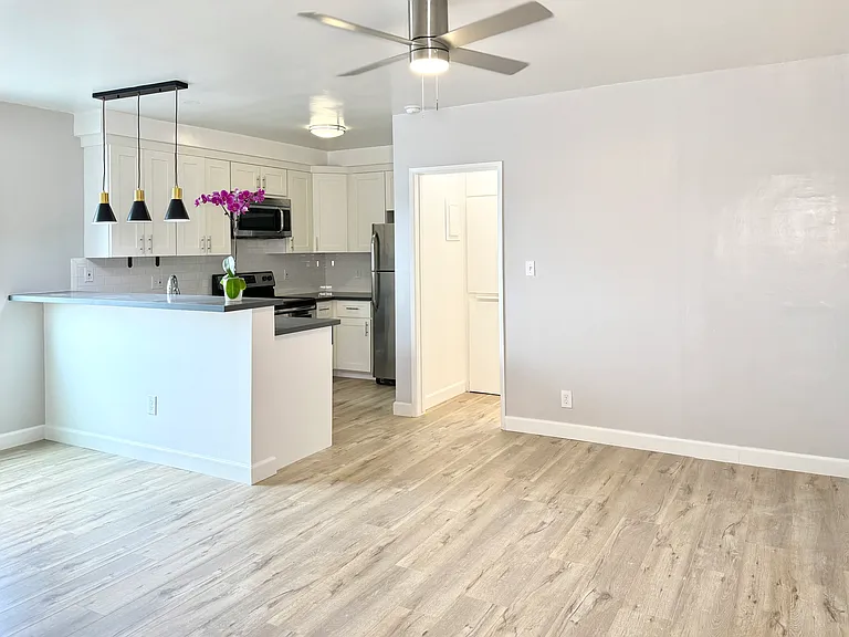 21111 Wood Ave #A — Photo 14