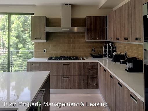 4th image of 432 N Oakhurst Dr APT 301