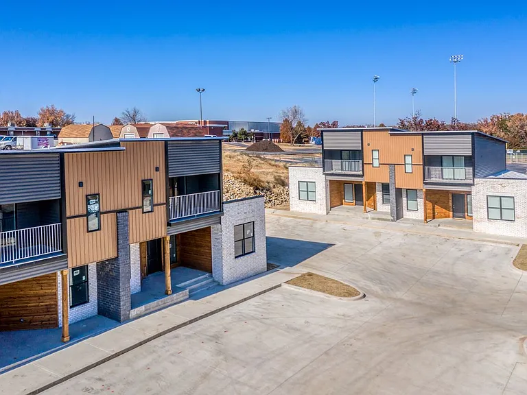 Park Avenue Townhomes — Photo 18