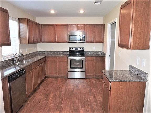 2nd image of 48 Daisy Dr