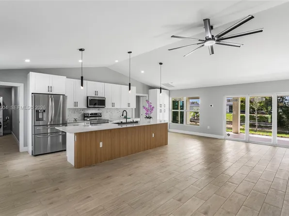 2210 NW 2nd Ave, Cape Coral, FL 33993