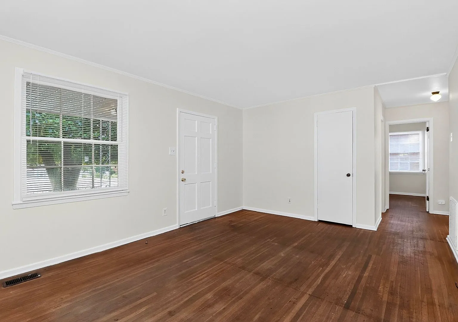 3 Bedroom Home located in Lincoln Heights! — Photo 3