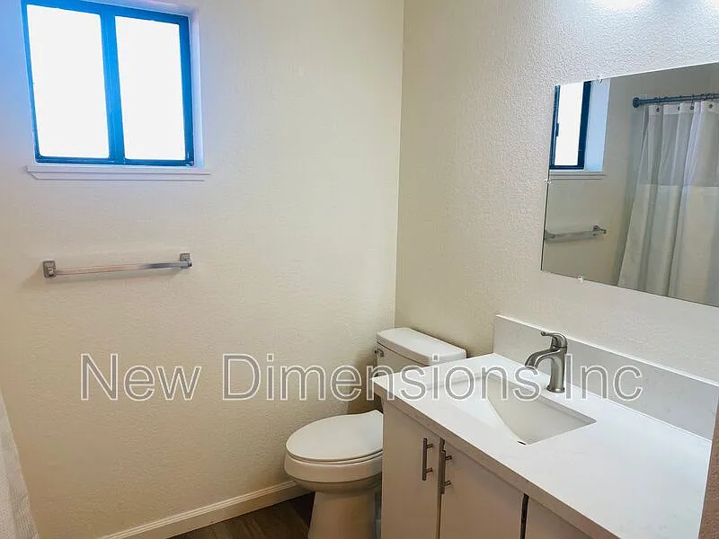 2 bed, 1.0 bath, 864 sqft, $1,500 — Photo 3