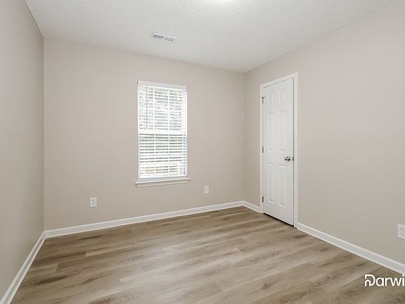5th image of 7944 Travers Run Dr