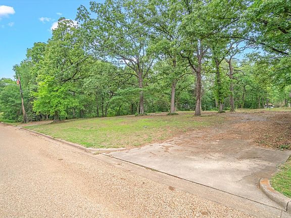 2nd image of 1106 Woodland Dr