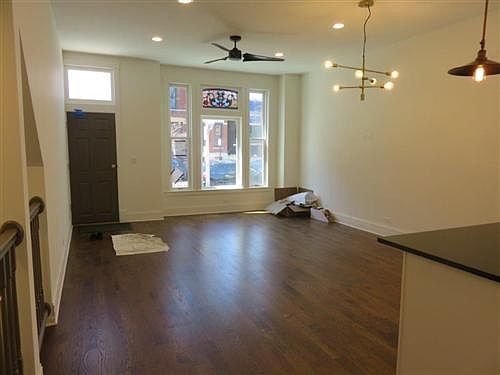 2nd image of 1325 N Wicker Park Ave #1AA