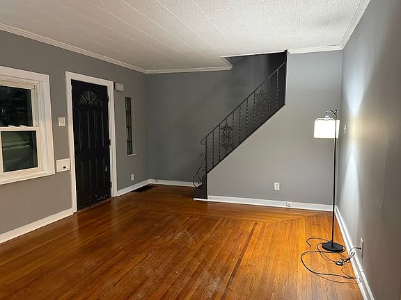 3rd image of 4127 Lora Ave