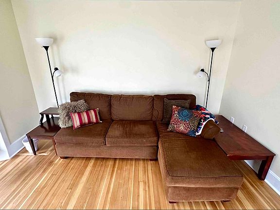 2nd image of 110 Bay St #2