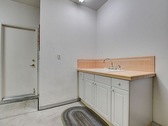 3rd image of 576 Carmel Mesa Dr