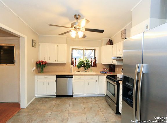 4th image of 343 Sandalwood Ln