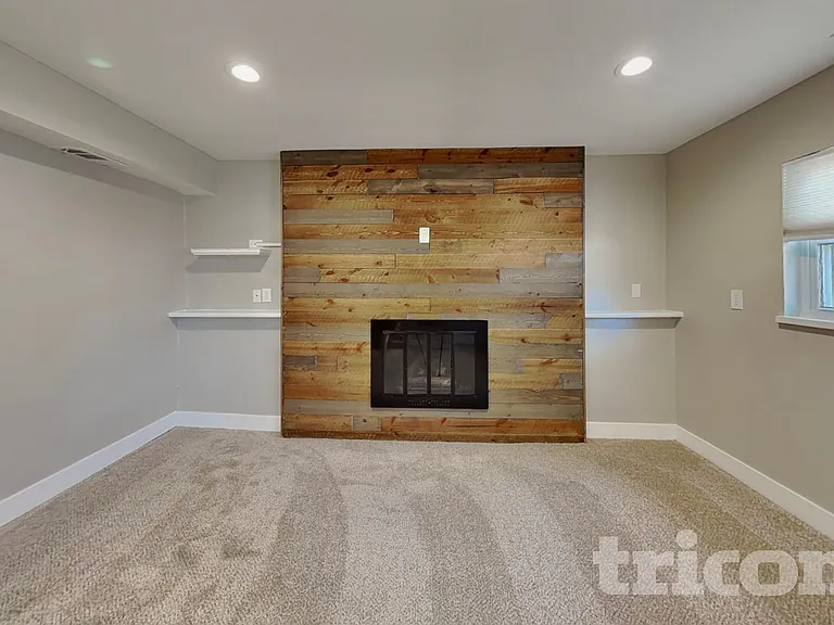 1723 S Cathay St — Photo 2