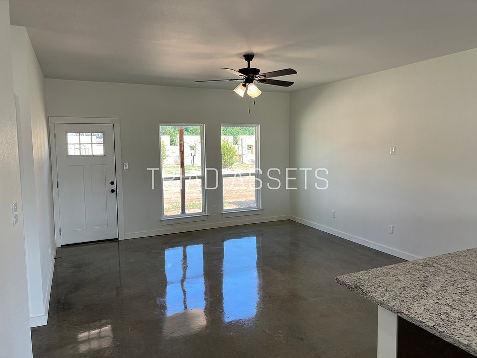 3 BED-LIVING ROOM
LEFT UNIT 2214