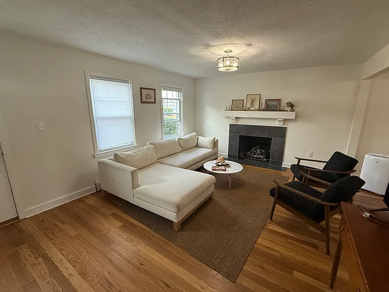 18 Neptune Ave — Photo 4