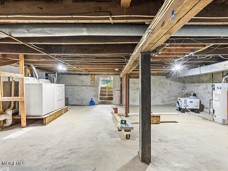 61 Cooney Ave — Photo 18