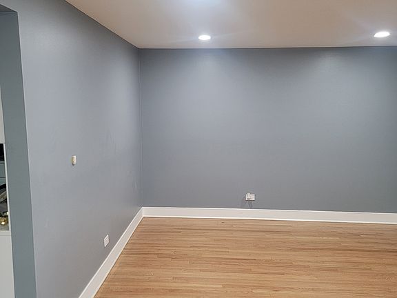 2nd image of 4250 W Lawrence Ave #2W
