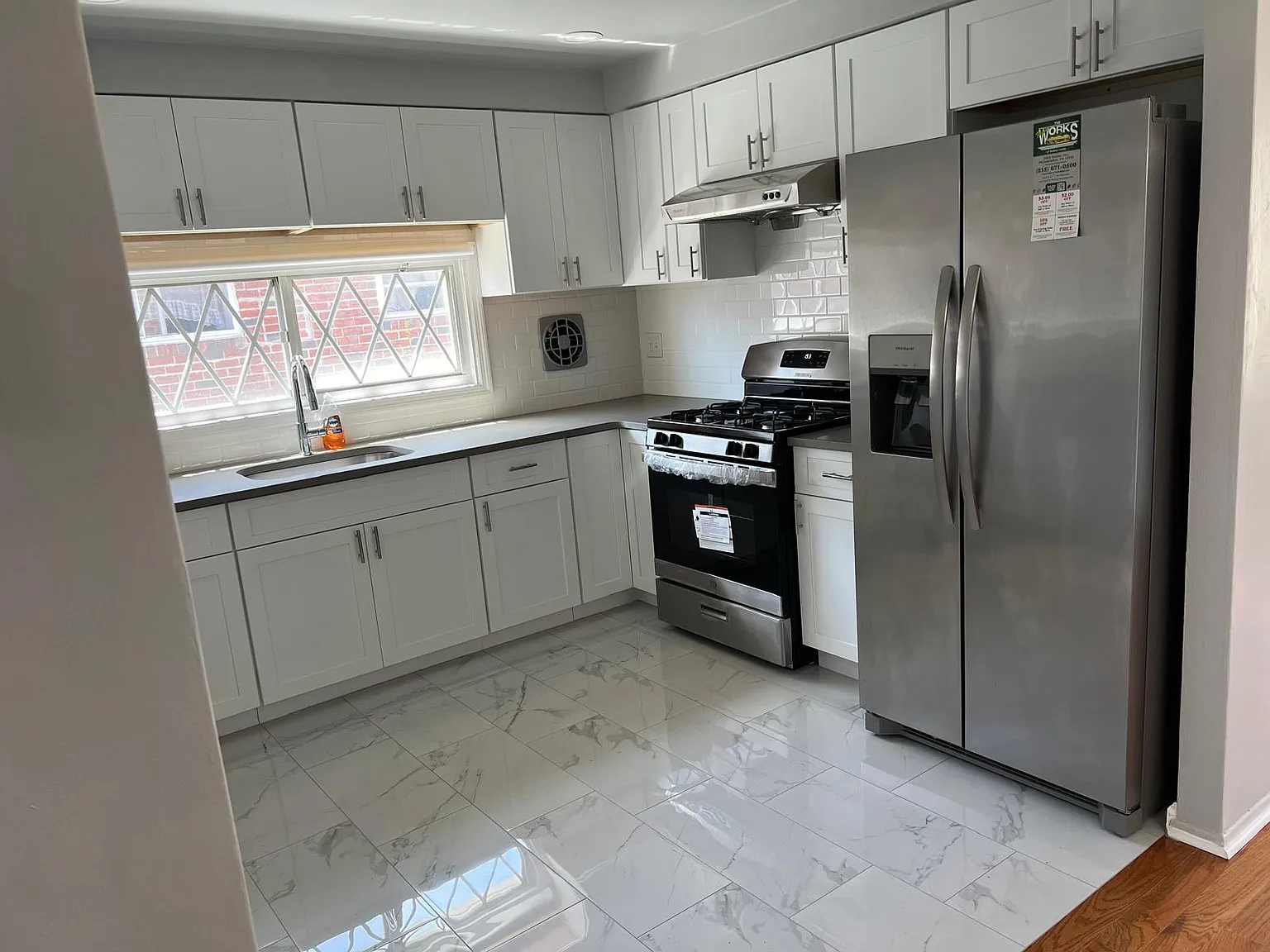 3 bed, 2.5 bath, 1739 sqft, $2,300 — Photo 4
