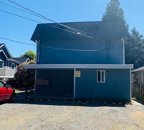 2nd image of 4652 N Pearl St APT 5