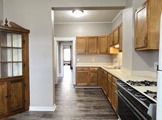 1148 W 5th St #2, Dubuque, IA 52001