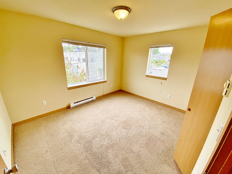 Greenwood Corner — Photo 6