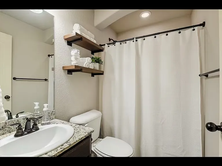 2676 N Barcelona Ave — Photo 9