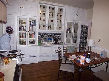 1st image of 10 Park Vale Ave APT 2