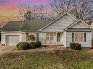 1190 Burke Park Ln, Winston Salem, NC 27103