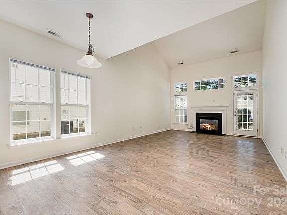 5th image of 141 Cypress Landing Dr