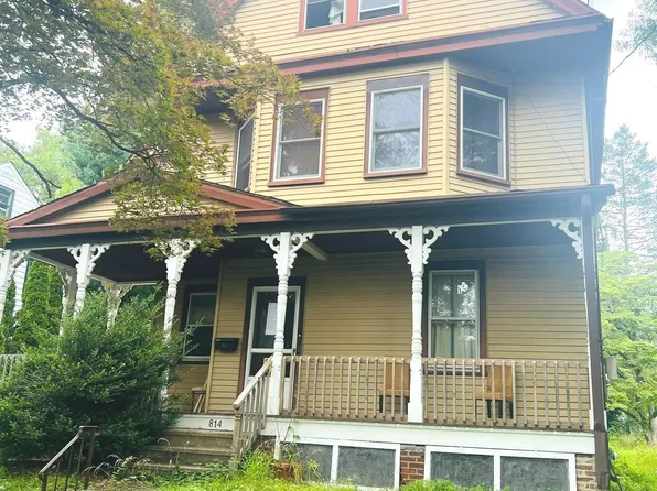 814 N Pennsylvania Ave, Morrisville, PA 19067