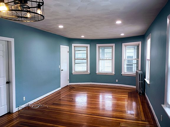4th image of 22 Ingleside Ave #2A